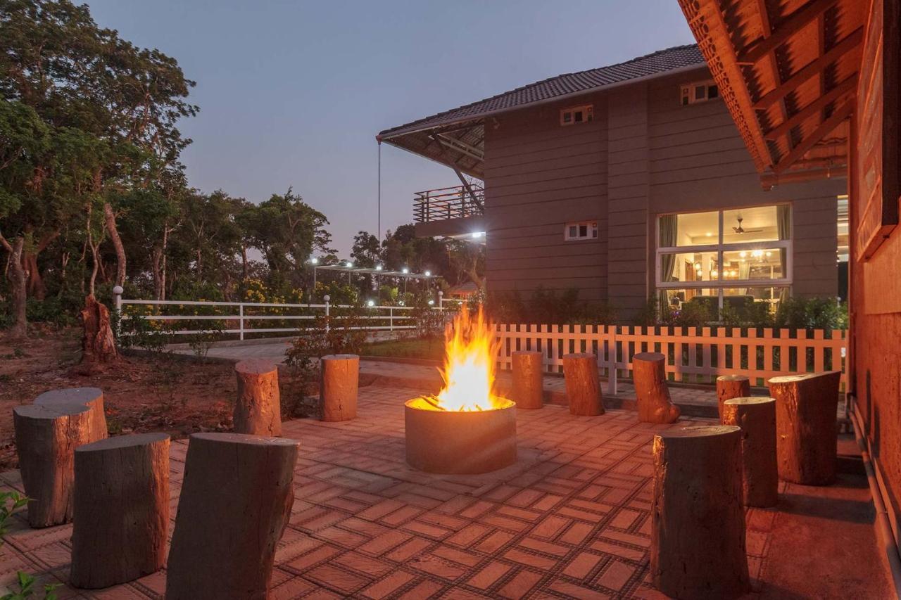 Coffee & Mist Luxury Villa- Comp Breakfast, Pool, Lounge, And Coffee Estate By Stayvista Madikeri Exterior photo