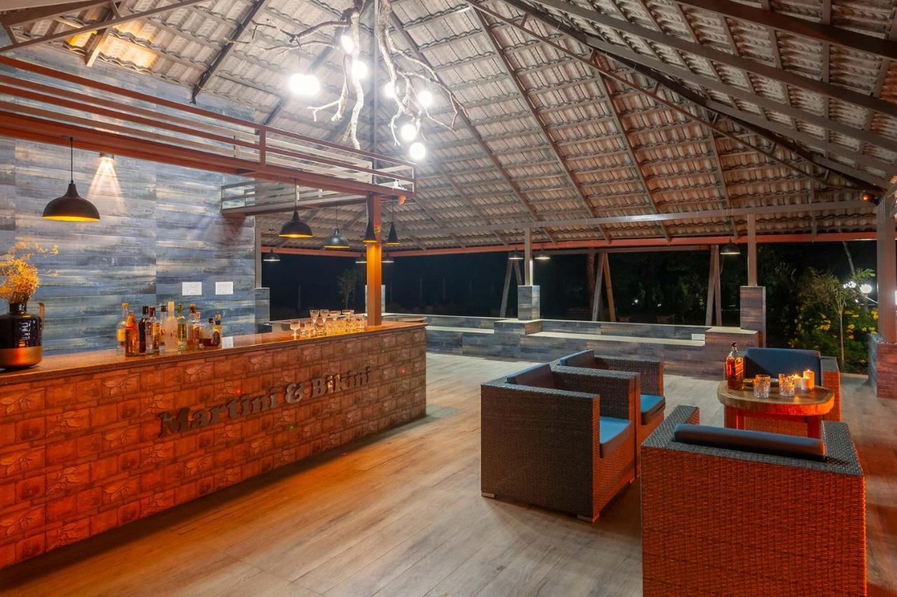 Coffee & Mist Luxury Villa- Comp Breakfast, Pool, Lounge, And Coffee Estate By Stayvista Madikeri Exterior photo