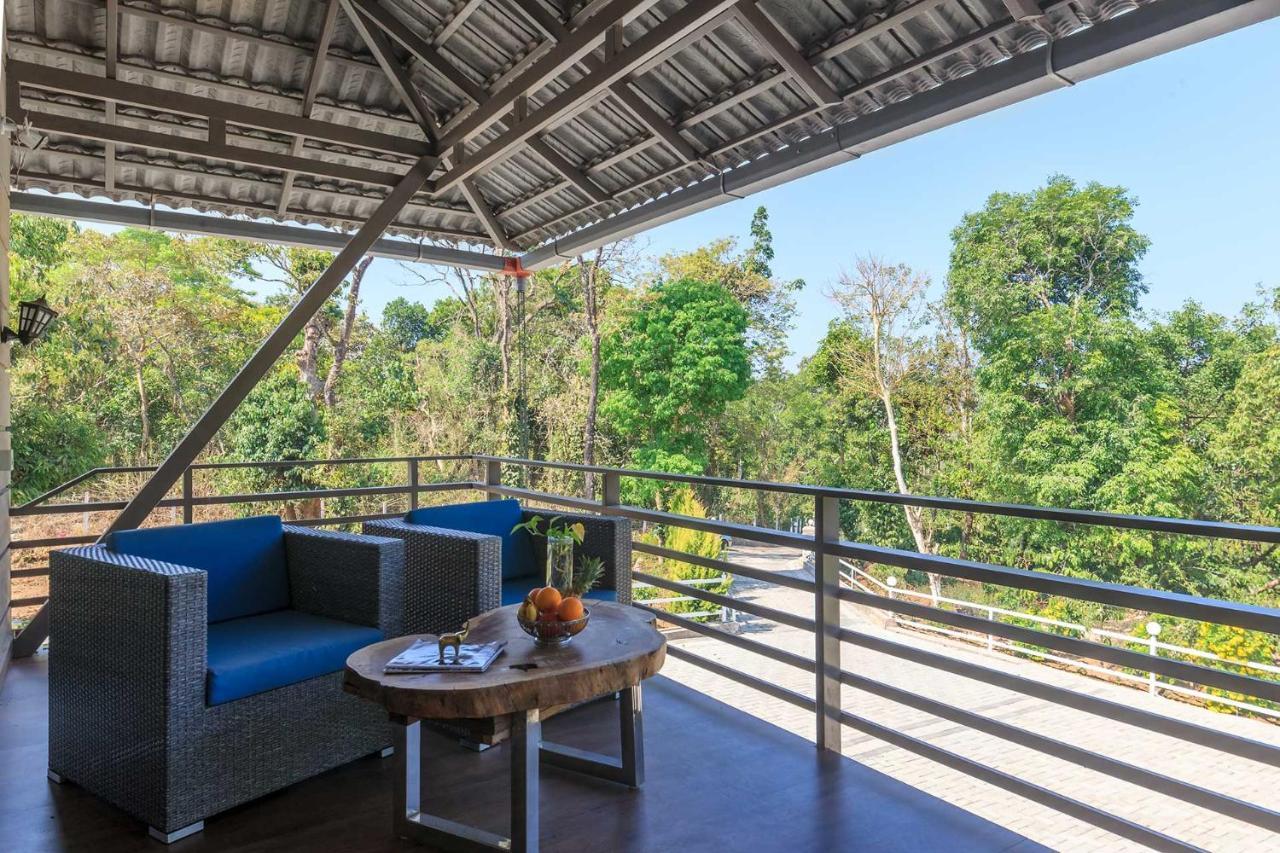 Coffee & Mist Luxury Villa- Comp Breakfast, Pool, Lounge, And Coffee Estate By Stayvista Madikeri Exterior photo